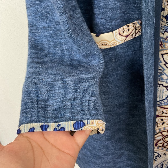 Chico's Paisley Leopard Print Cardigan Long Sleeve Fall Sweater Size 2 (US L/12) - Picture 2 of 13